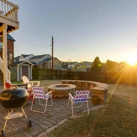 Historic Gem! Fire Pit, 2 Miles To Broadway! Villa
